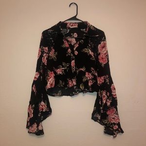 Bell sleeved lace crop top